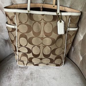 Coach tote great shape